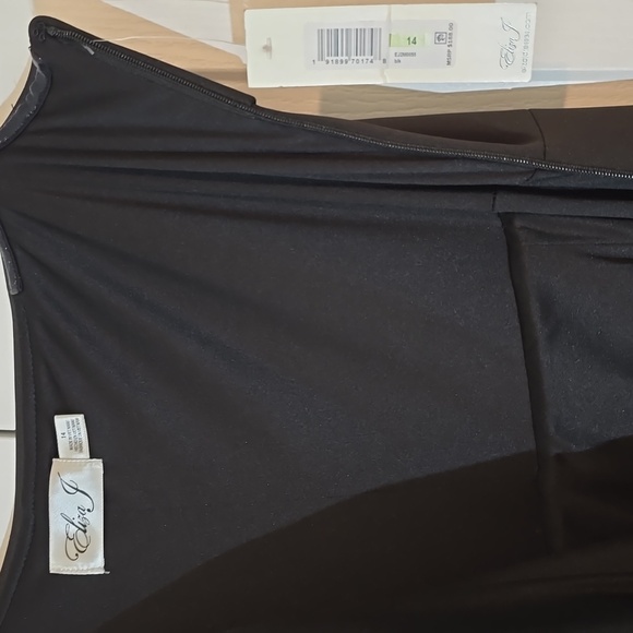 ELIZA J. - Women's Gown - Picture 8 of 12